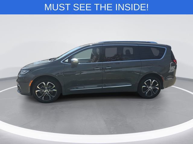 Used 2022 Chrysler Pacifica Pinnacle image 2
