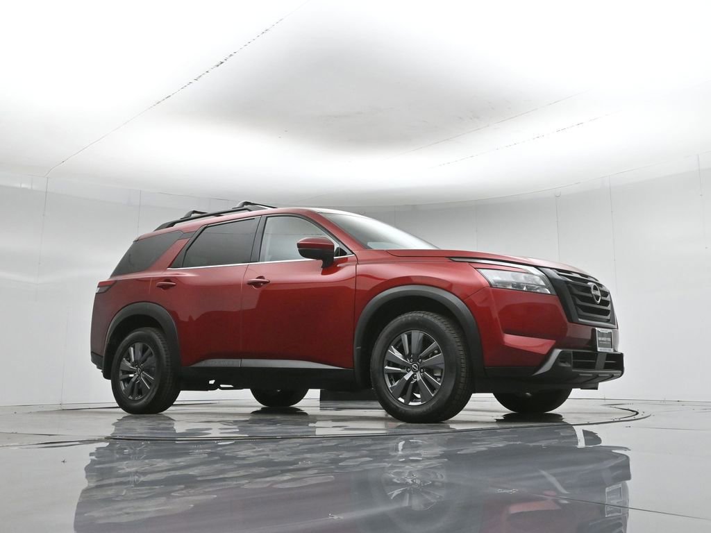 Used 2023 Nissan Pathfinder SV w/ SV Premium Package image 4