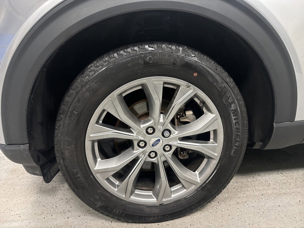 Certified 2022 Ford Explorer XLT w/ Equipment Group 202A image 18