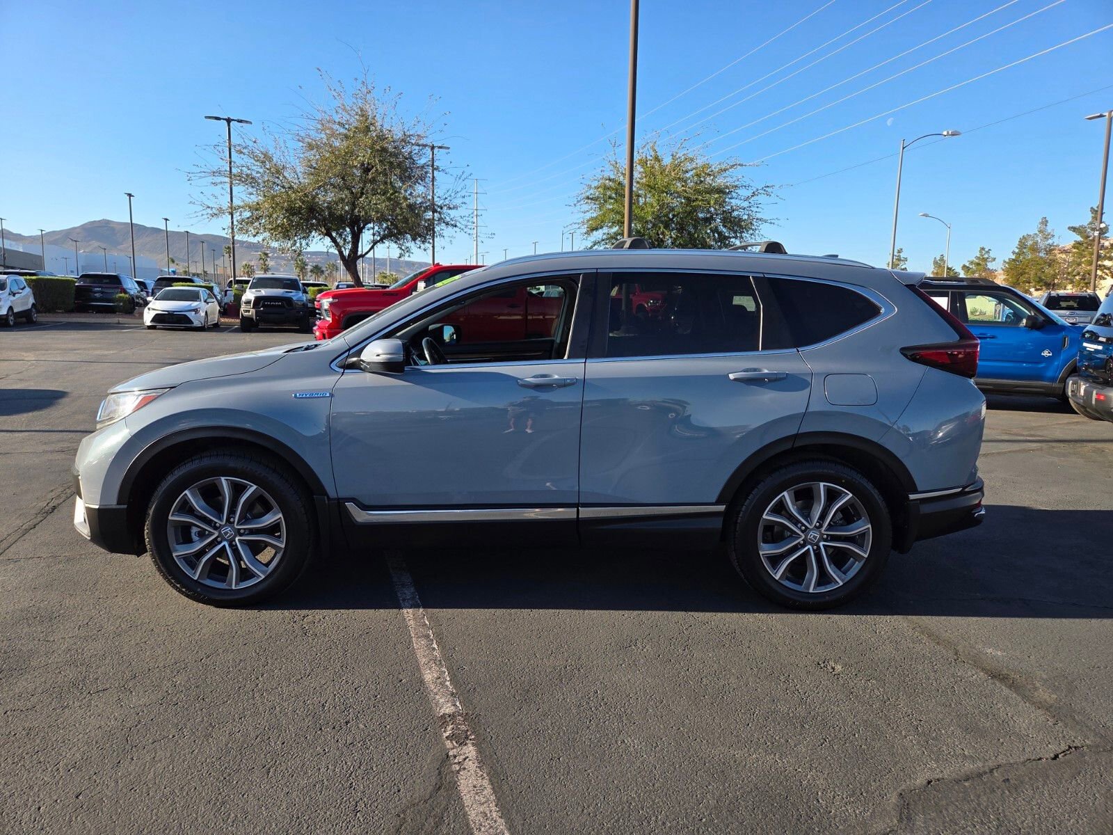 Used 2022 Honda CR-V Touring image 2