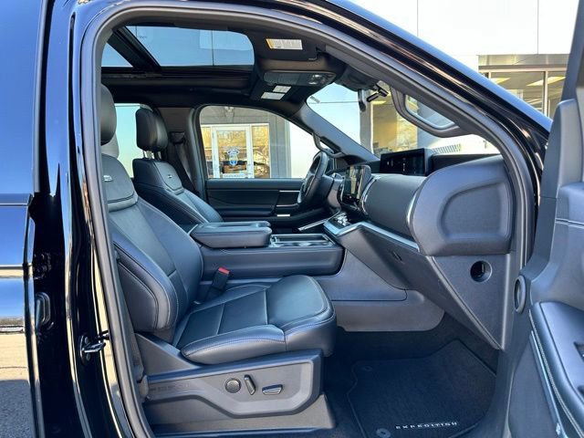Certified 2025 Ford Expedition Max Platinum w/ Stealth Performance Package AWD/4WD image 74