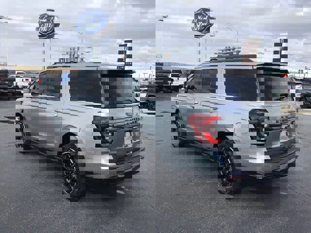 Certified 2022 Ford Expedition Max Limited image 3