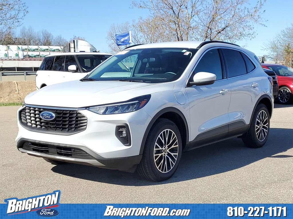 Certified 2025 Ford Escape SE FWD image 2