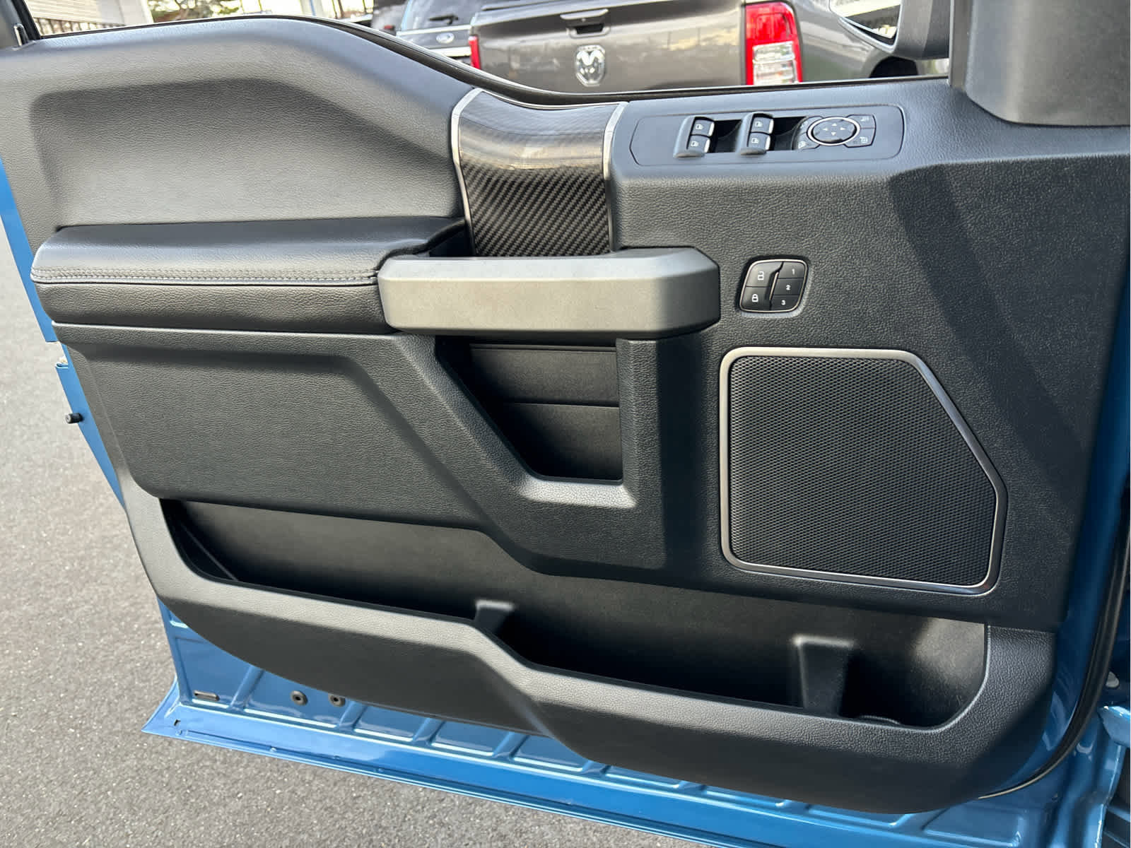 Certified 2019 Ford F150 Raptor w/ Equipment Group 802A Luxury image 30