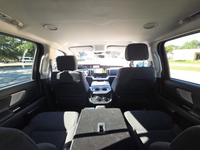 Certified 2025 Ford Expedition Active image 12