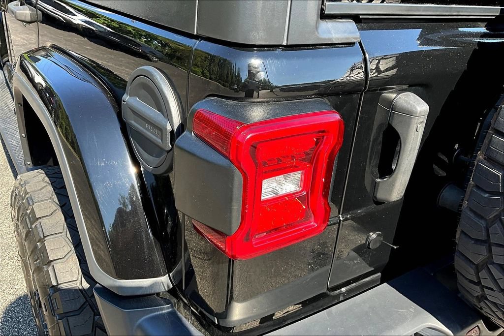 Used 2019 Jeep Wrangler Unlimited Sahara AWD/4WD image 26