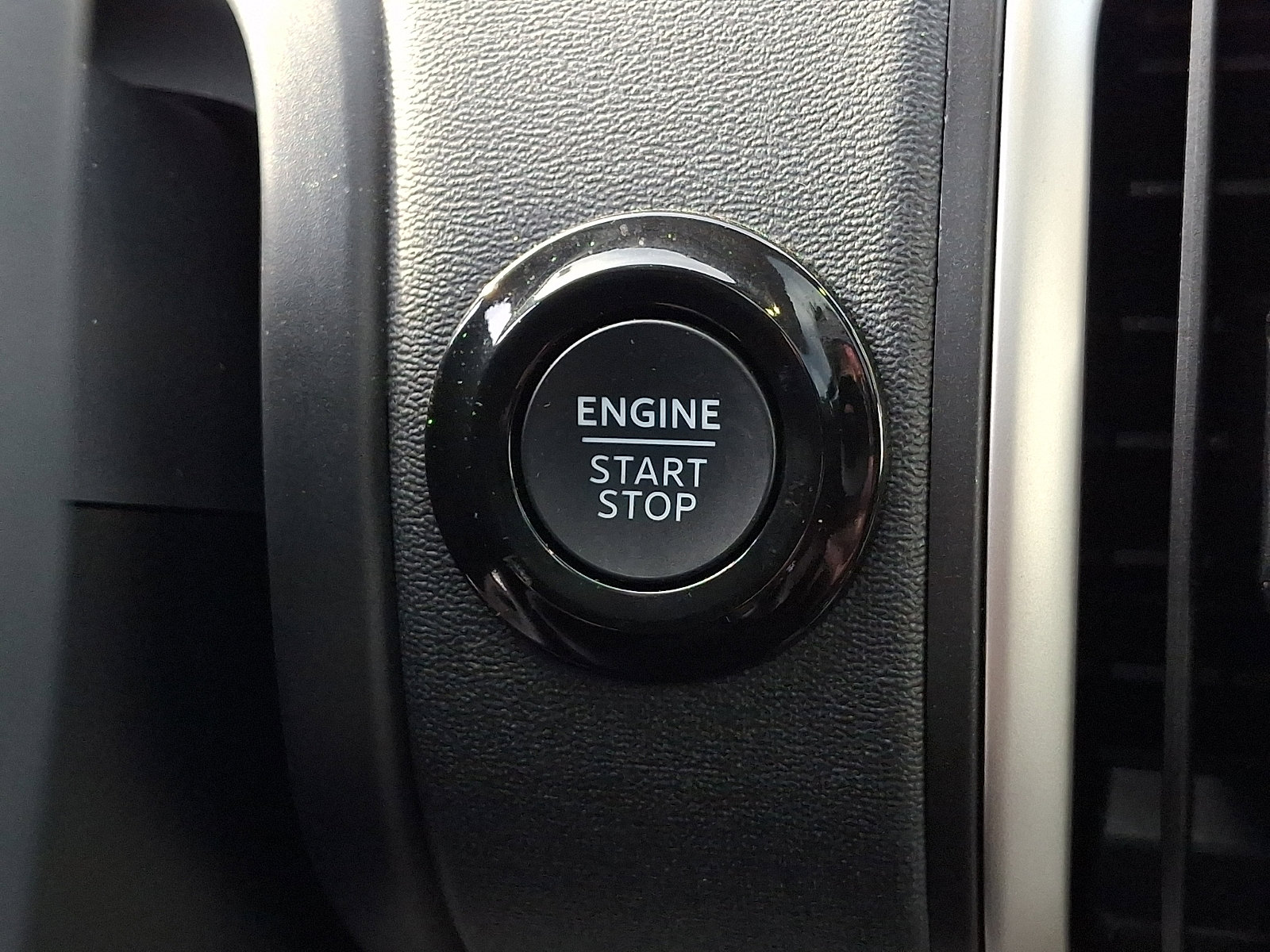 Certified 2025 Ford Expedition Active AWD/4WD image 28