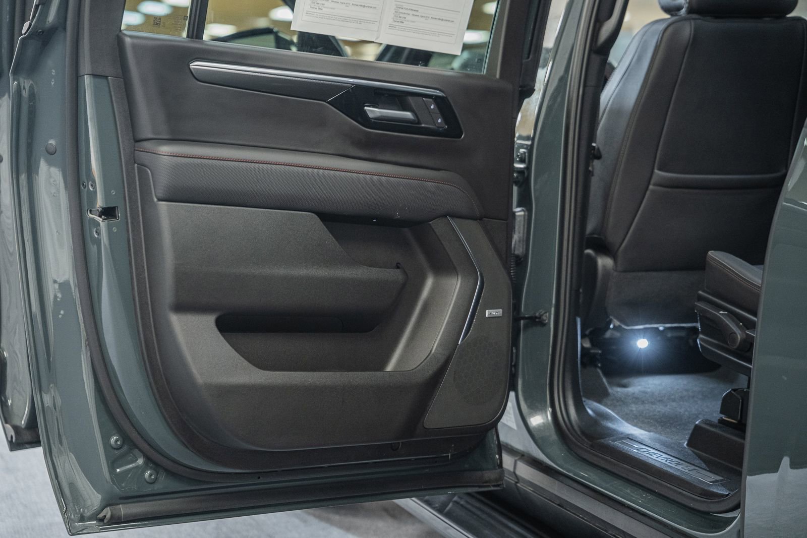 Used 2025 Chevrolet Suburban RST w/ Advanced Technology Package image 46