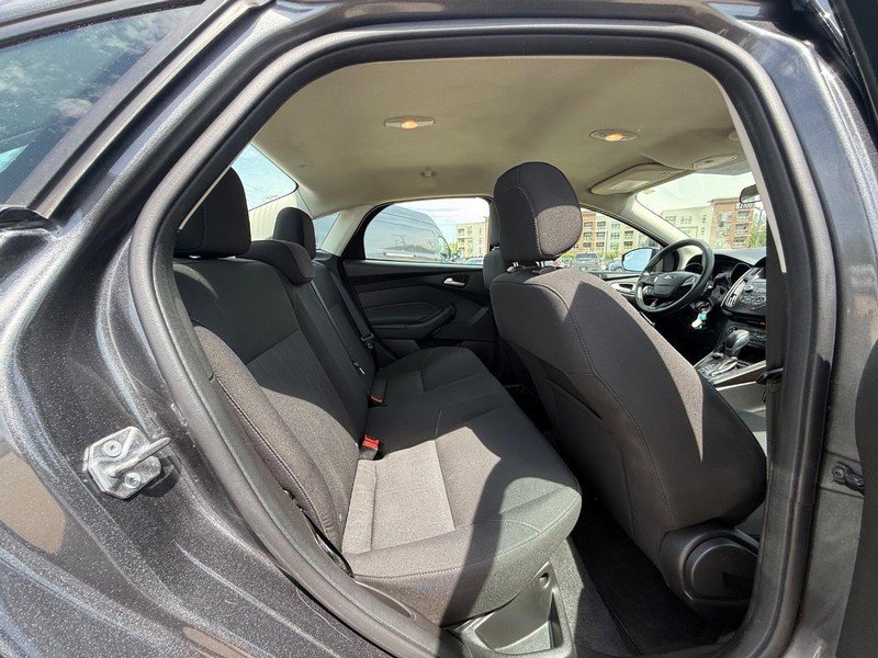 Certified 2018 Ford Focus SE FWD image 14