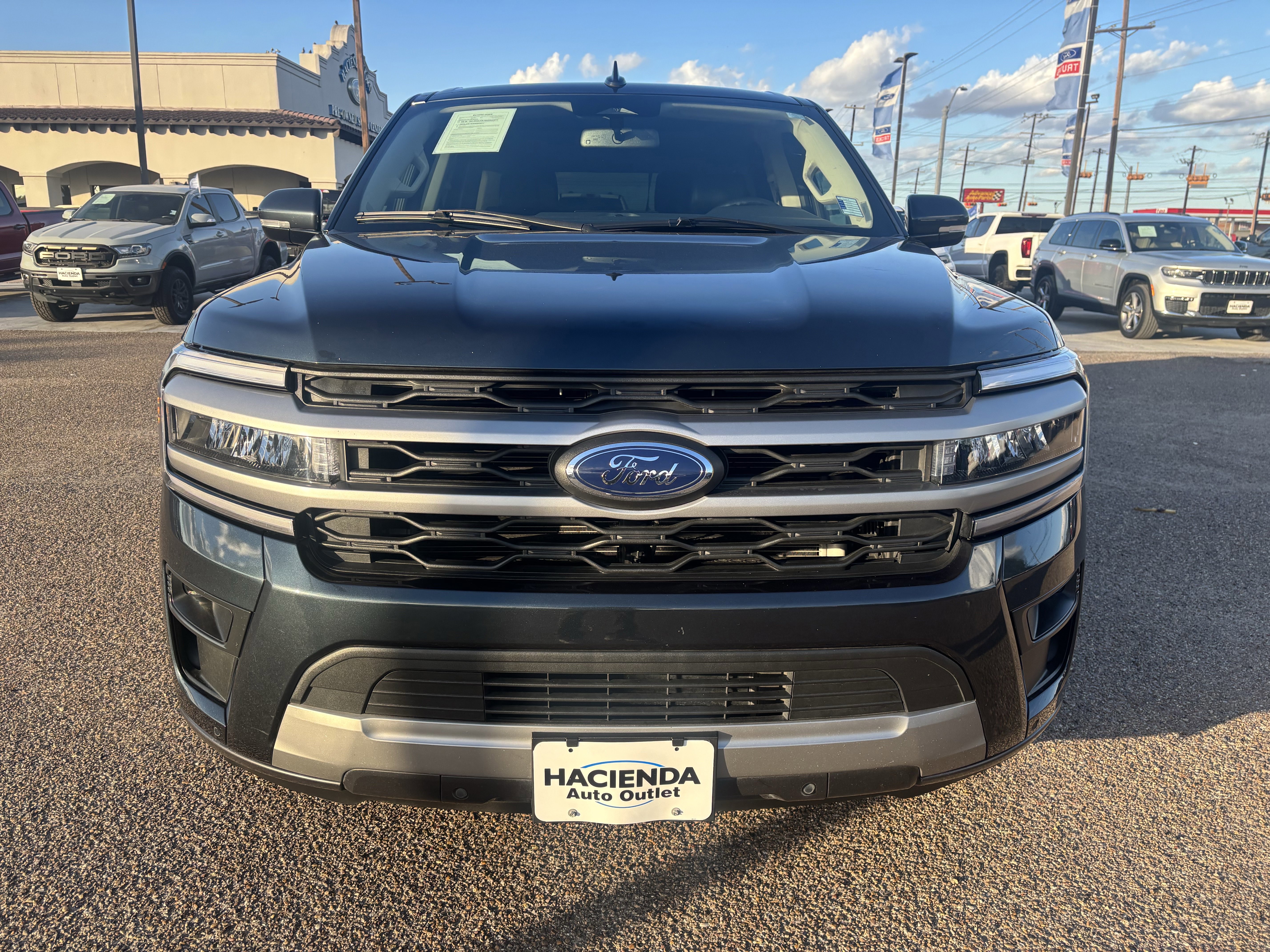 Certified 2022 Ford Expedition XLT image 7