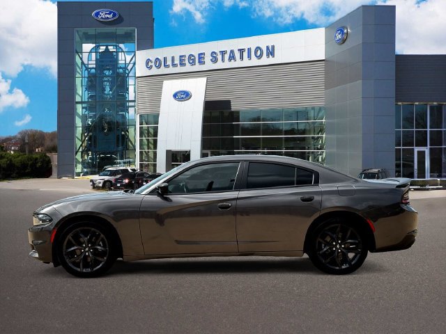 Used 2022 Dodge Charger SXT w/ Blacktop Package RWD image 5