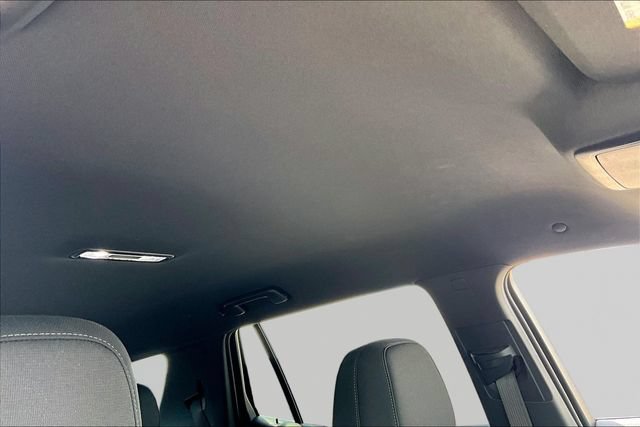 Used 2025 Chevrolet Equinox LT AWD/4WD image 16