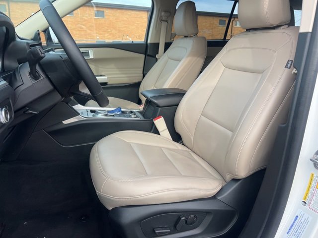 Certified 2023 Ford Explorer XLT w/ Equipment Group 202A image 19
