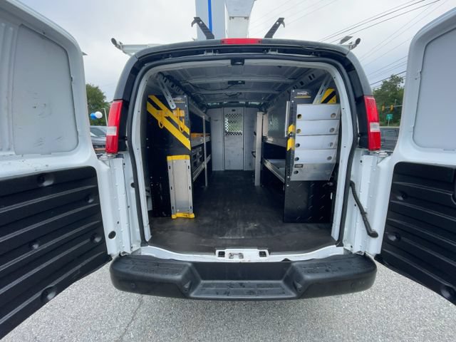Used 2022 Chevrolet Express 2500 w/ Driver Convenience Package RWD image 12
