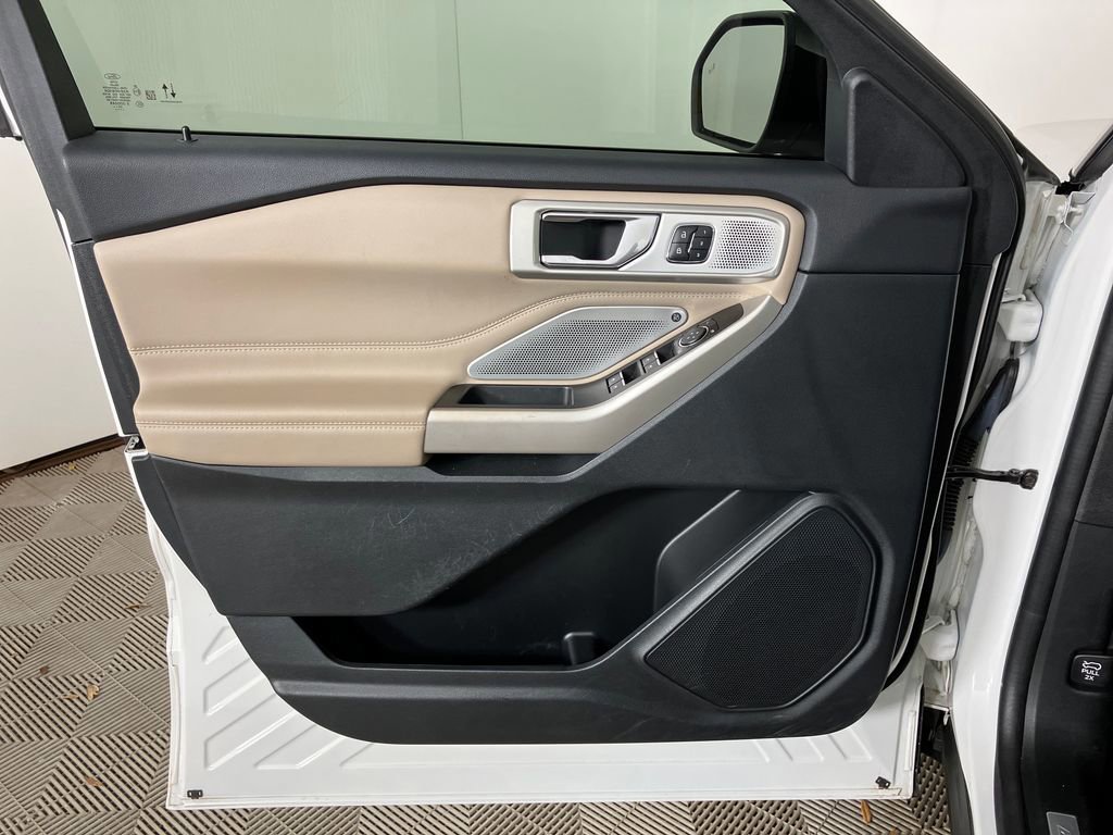 Certified 2022 Ford Explorer Limited w/ Limited Technology Package image 23