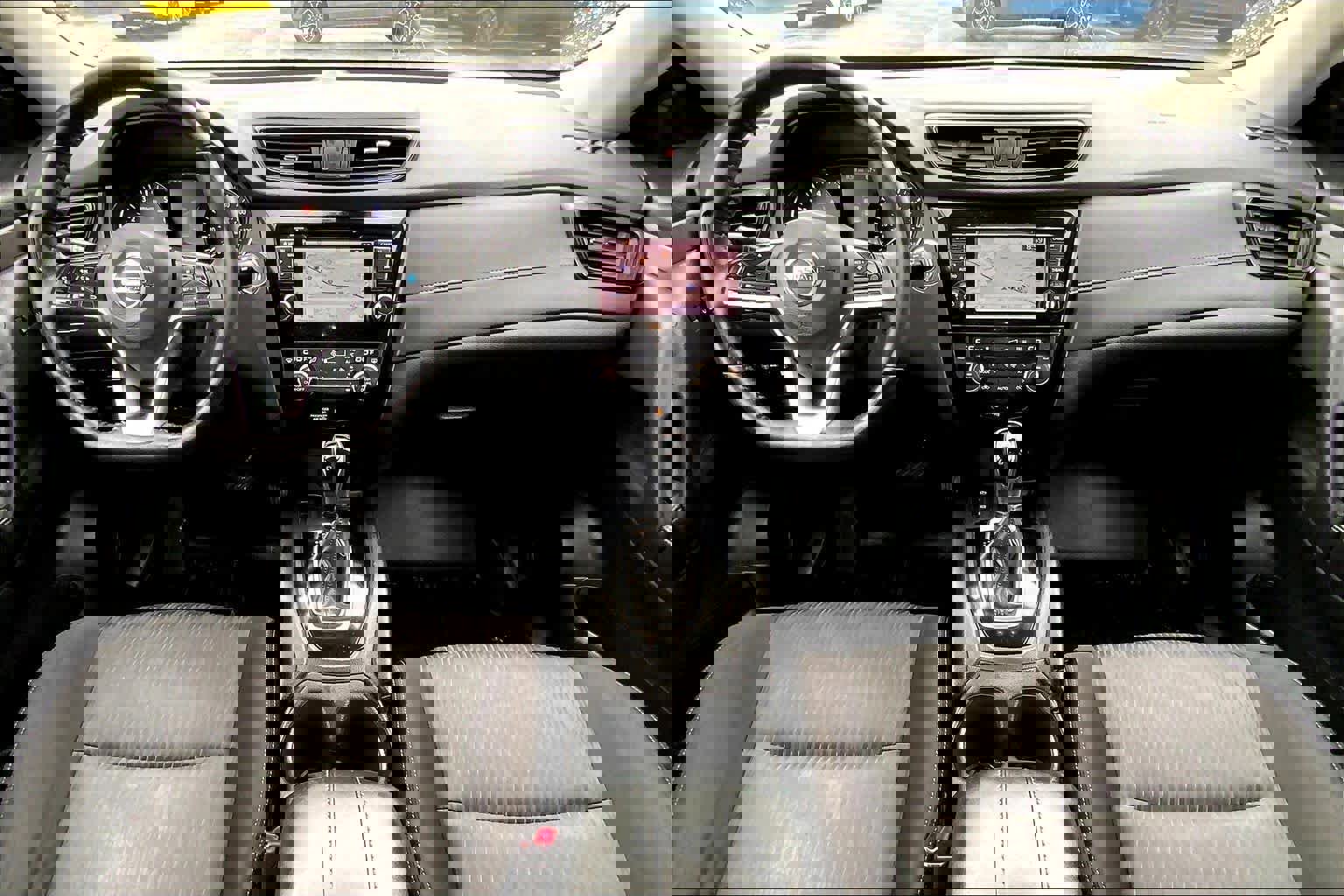 Used 2019 Nissan Rogue SV w/ Premium Package image 14