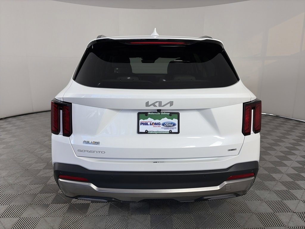 Used 2025 Kia Sorento EX image 4
