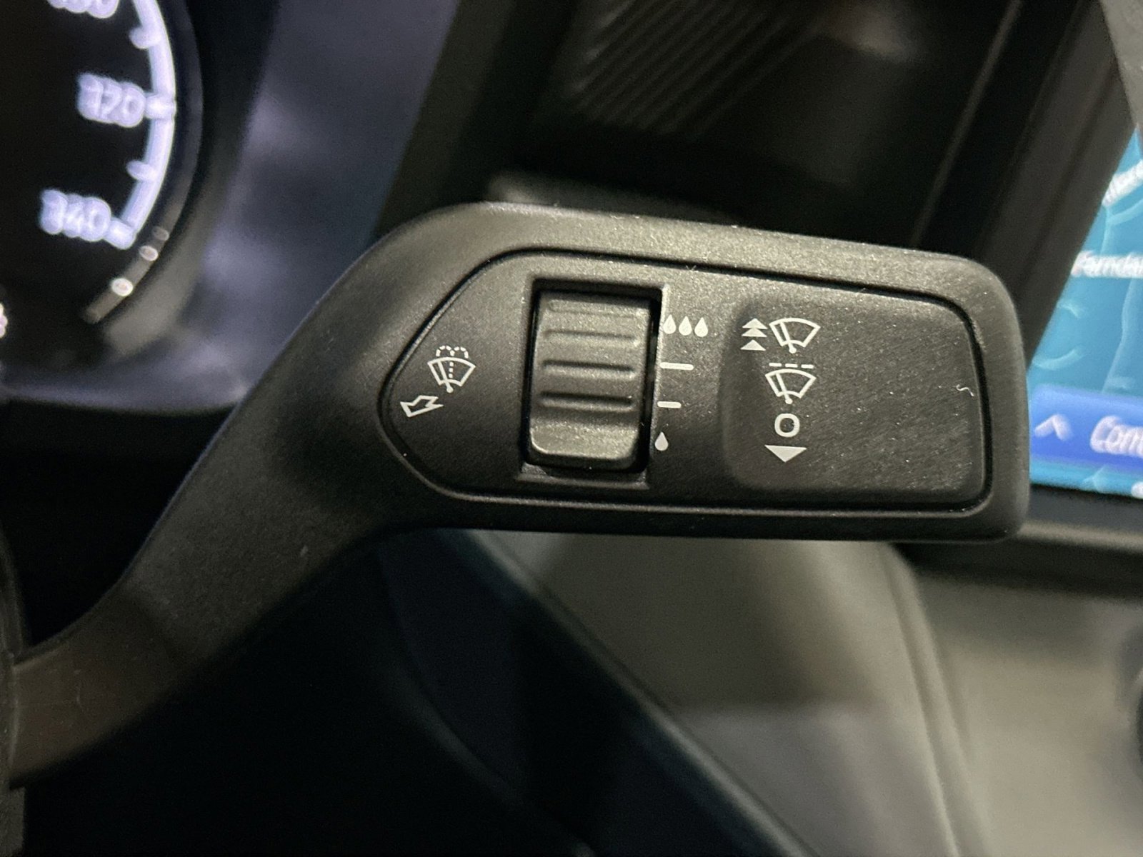 Certified 2024 Ford Maverick Tremor w/ Tremor Off-Road Package AWD/4WD image 27