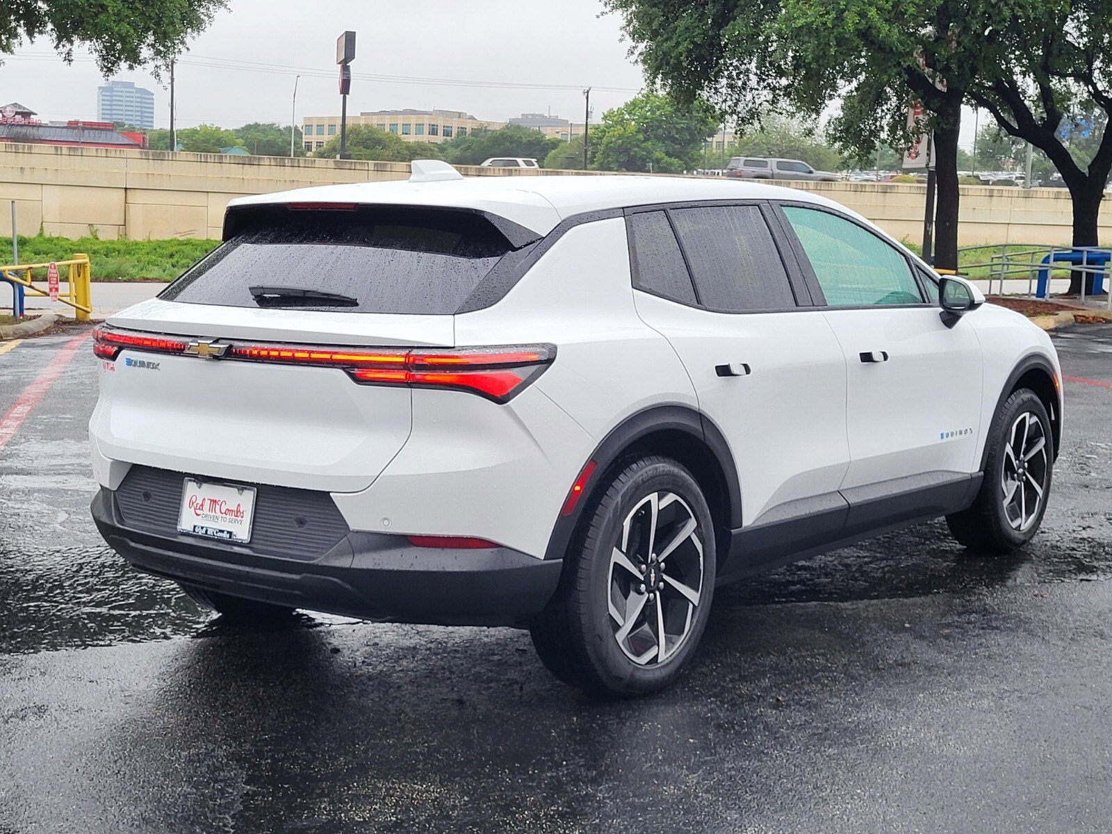 Used 2025 Chevrolet Equinox EV LT image 3