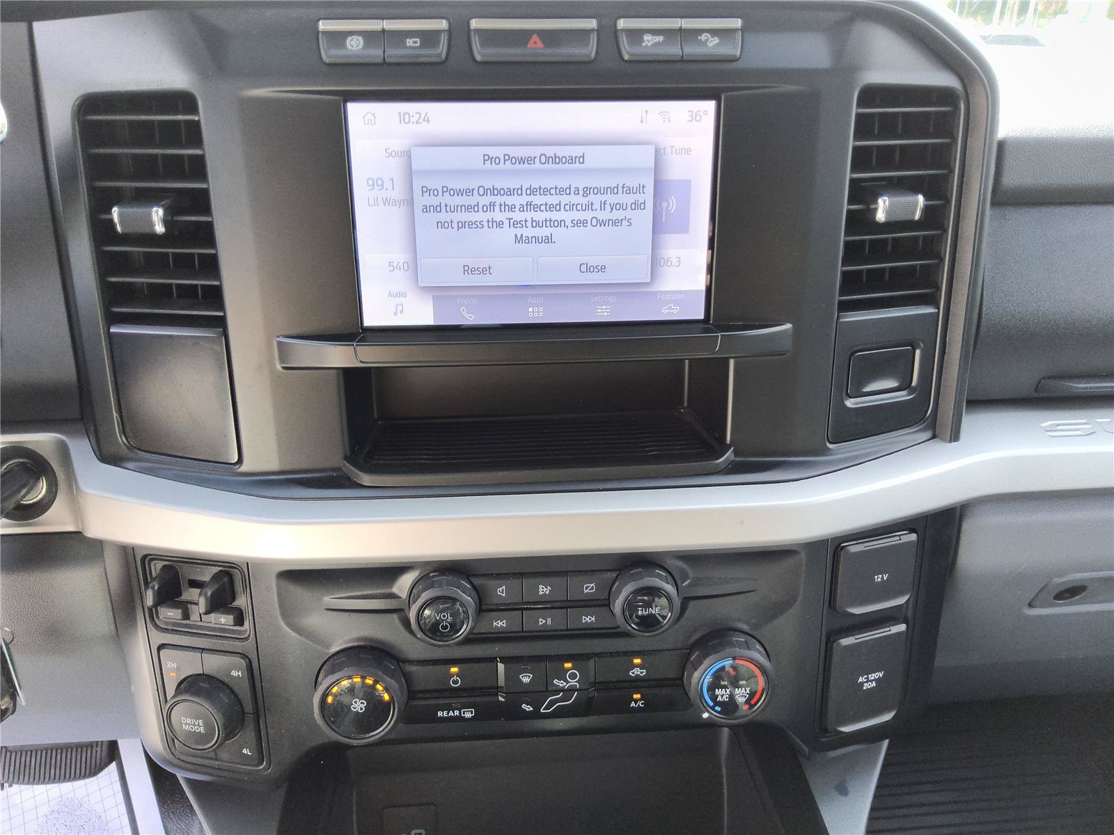 Certified 2024 Ford F350 XLT w/ 360-Degree Camera Package AWD/4WD image 21