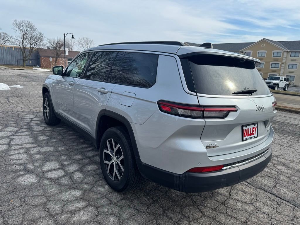 Used 2024 Jeep Grand Cherokee L Limited w/ Luxury Tech Group II image 13