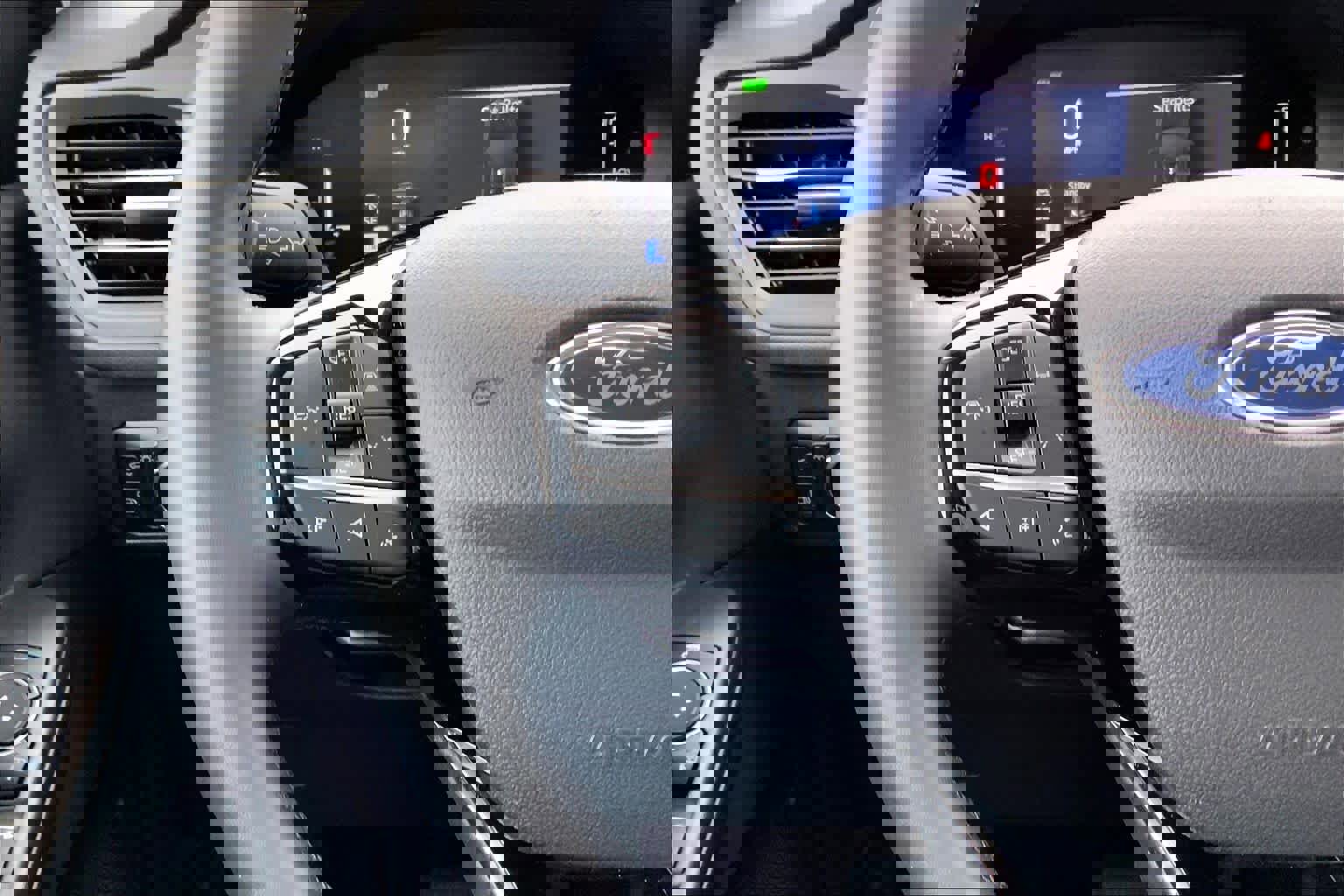 Certified 2025 Ford Escape SE image 23