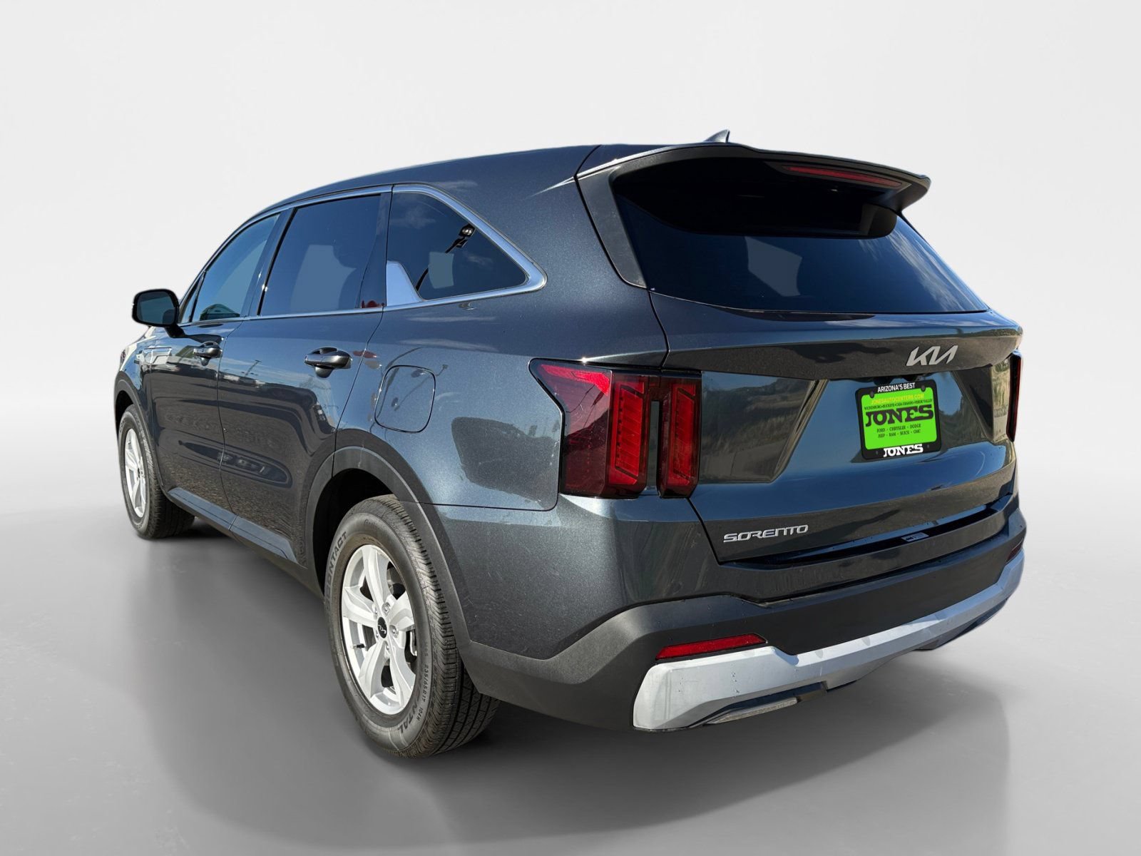 Used 2024 Kia Sorento LX FWD image 4