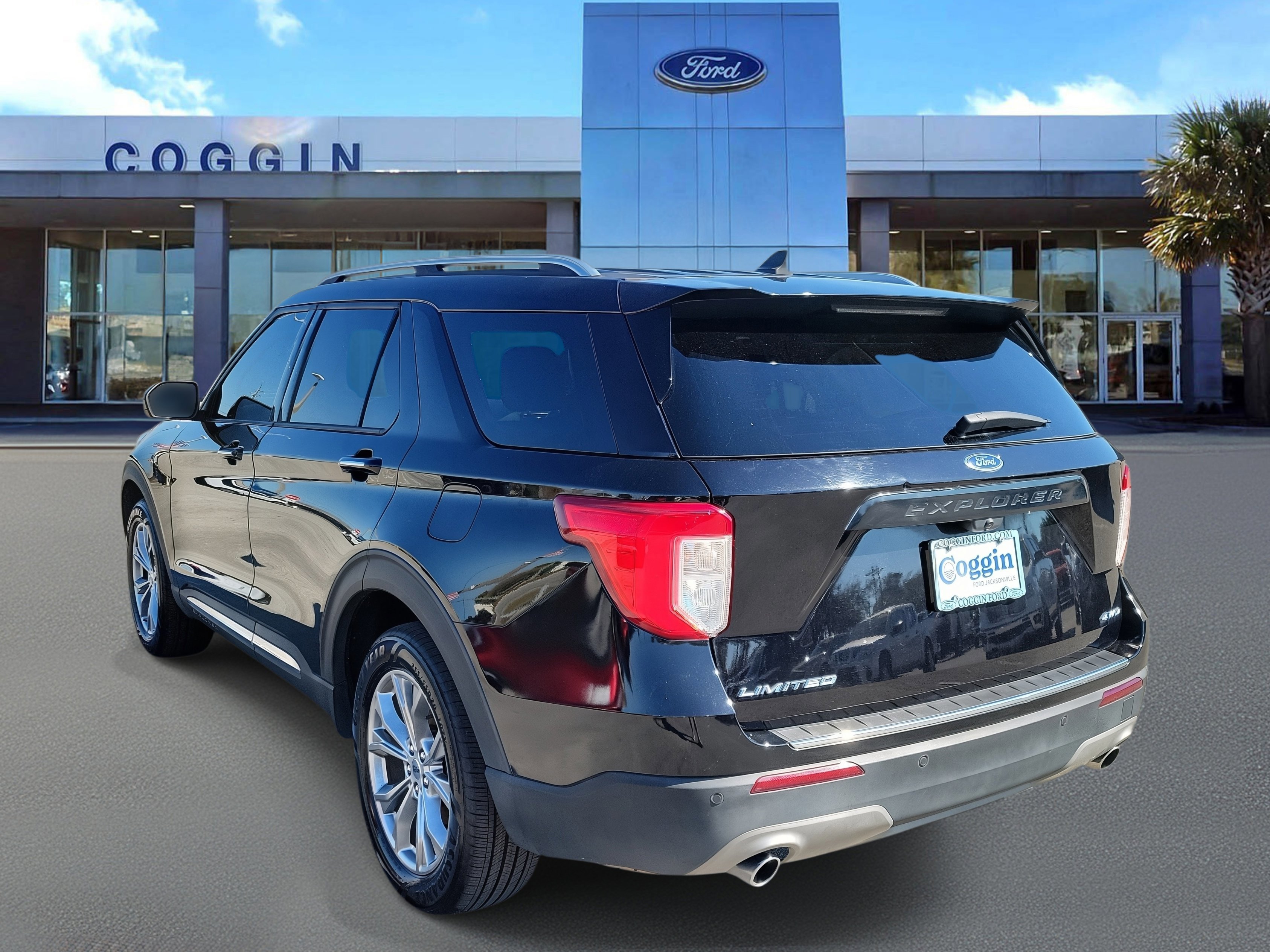 Certified 2022 Ford Explorer Limited image 2
