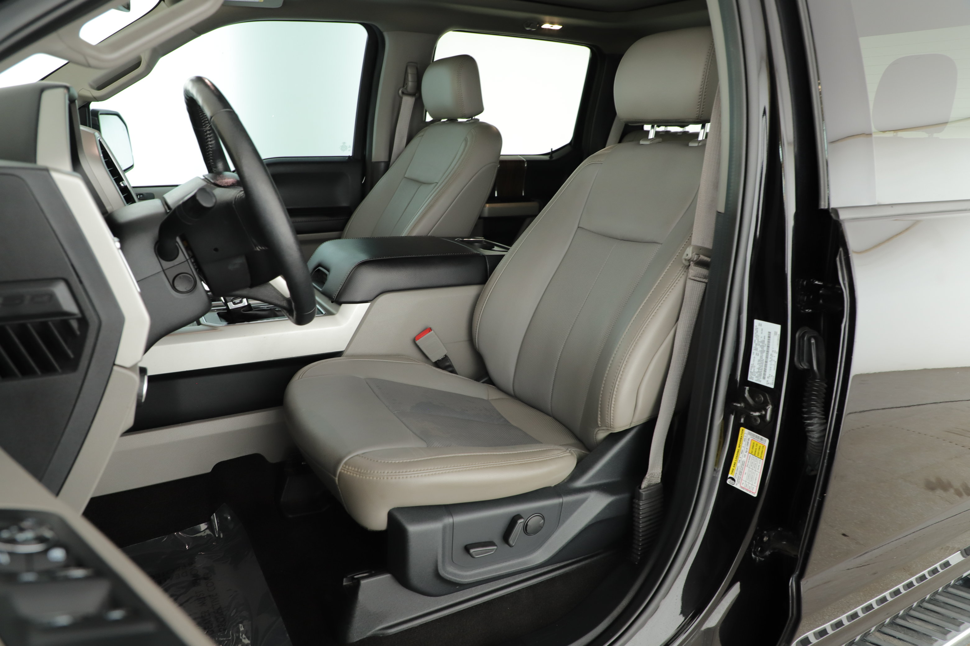 Certified 2020 Ford F150 Lariat w/ Equipment Group 502A Luxury AWD/4WD image 9