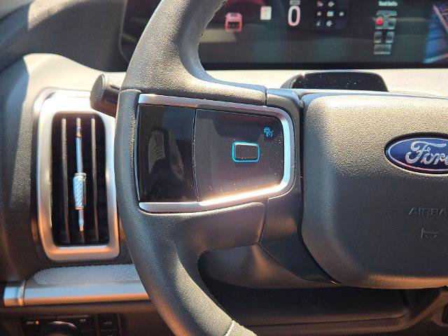 Certified 2025 Ford Expedition Active AWD/4WD image 35