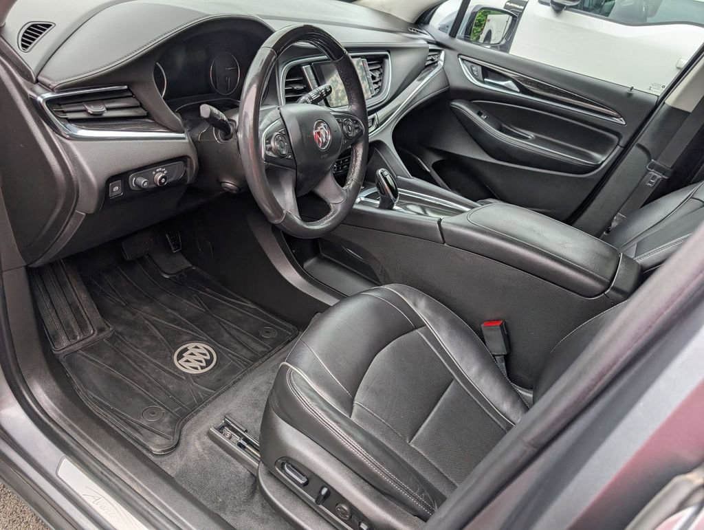 Used 2021 Buick Enclave Avenir w/ Avenir Technology Package AWD/4WD image 10