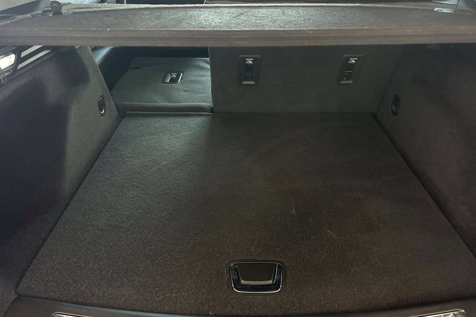 Used 2023 Cadillac XT4 Premium Luxury FWD image 14