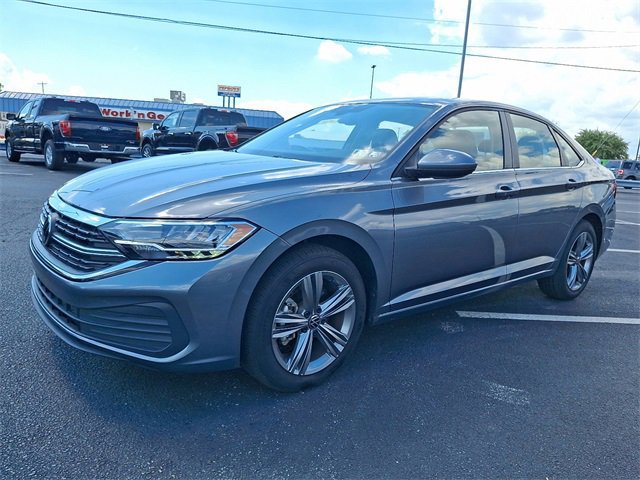 Used 2024 Volkswagen Jetta SE image 6