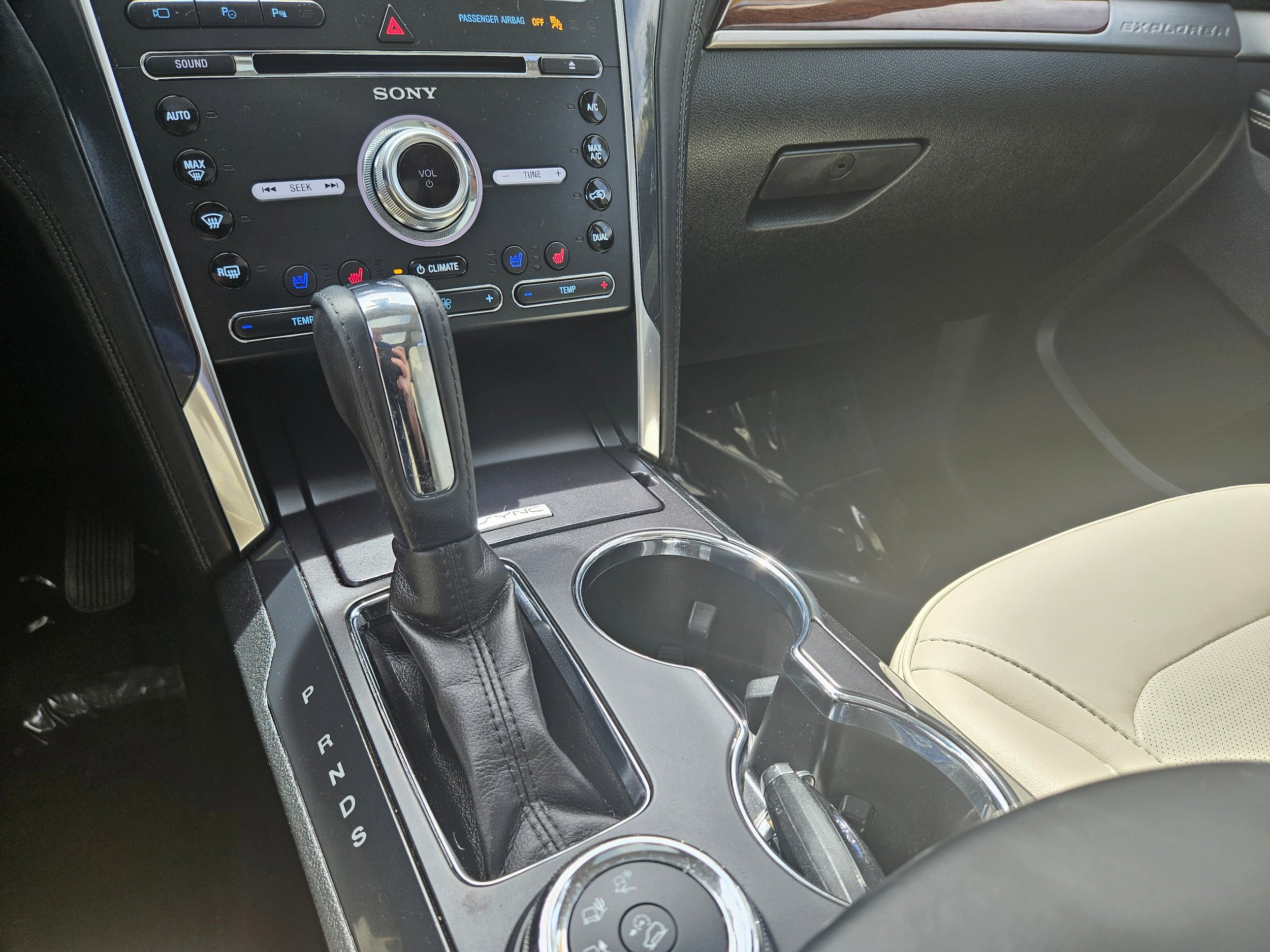 Certified 2018 Ford Explorer Platinum AWD/4WD image 23