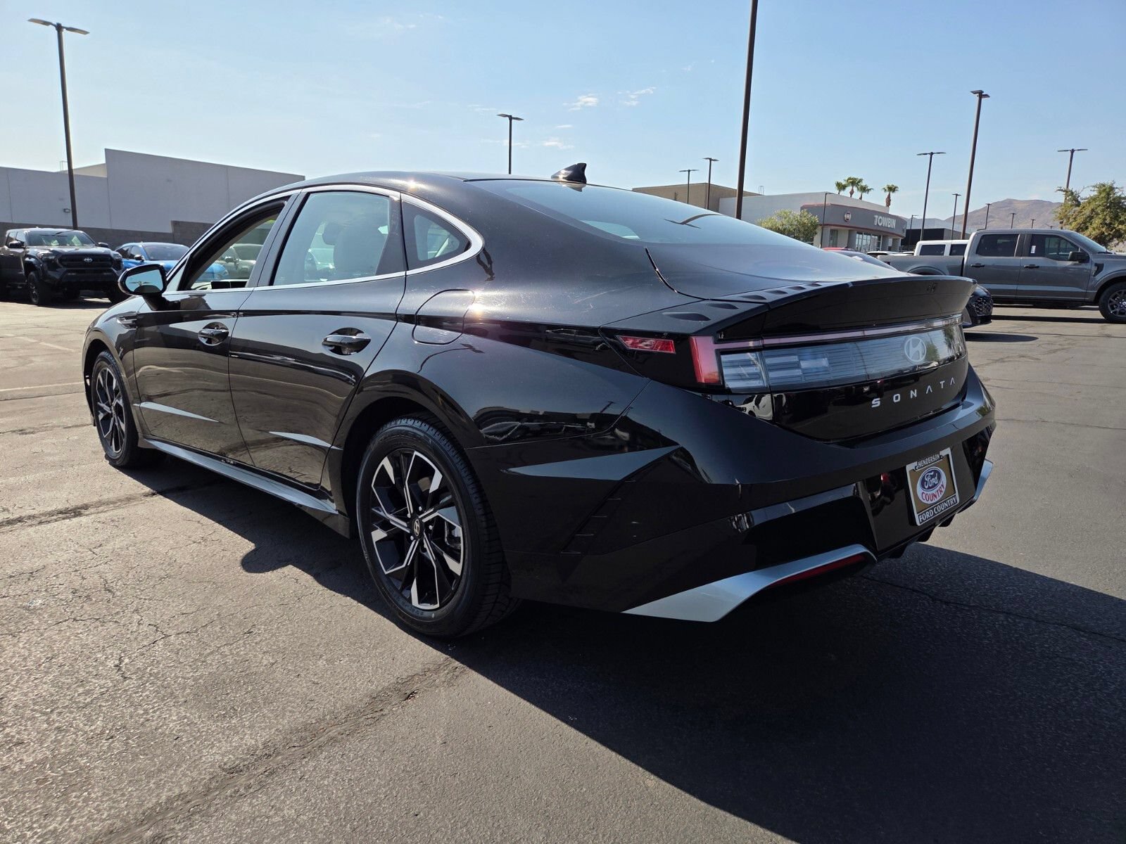 Used 2025 Hyundai Sonata SEL FWD image 4