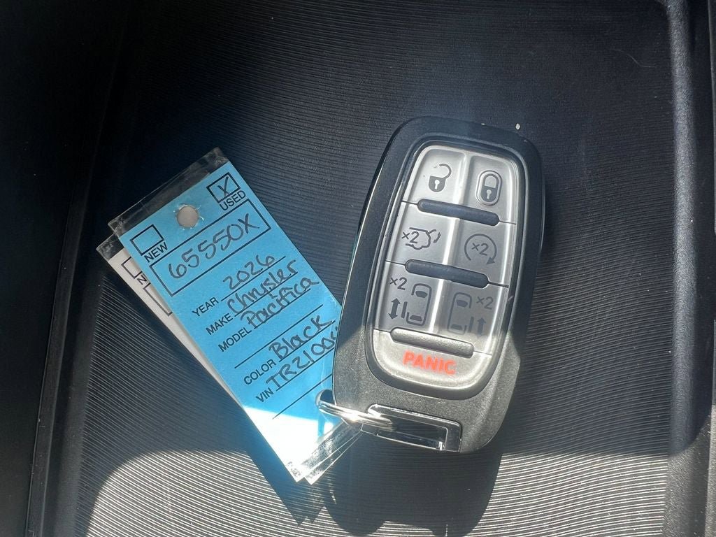 Used 2026 Chrysler Pacifica Select FWD image 34