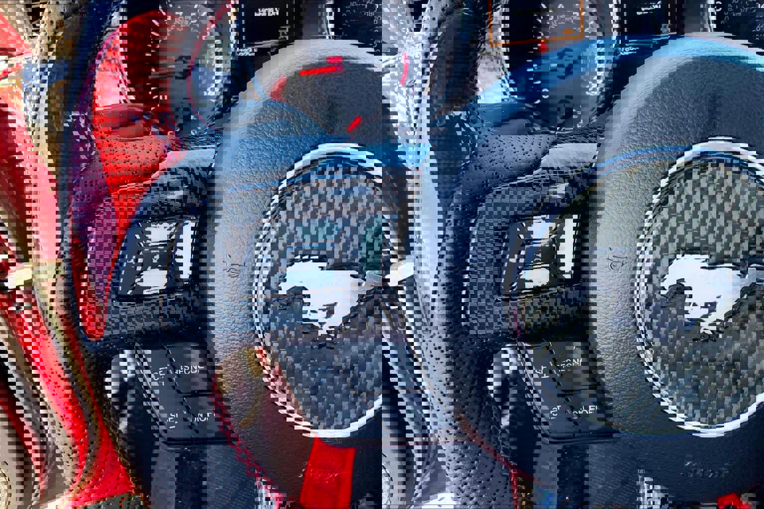 Certified 2018 Ford Mustang Convertible w/ Equipment Group 101A image 19