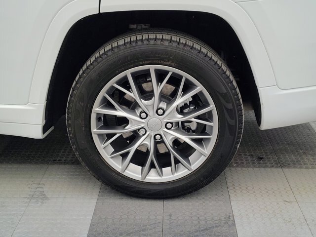 Used 2025 Jeep Grand Cherokee L Summit AWD/4WD image 17