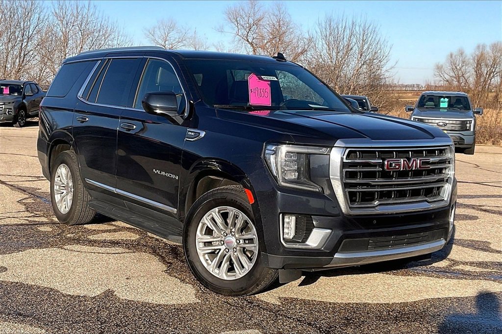 Used 2023 GMC Yukon SLT image 3