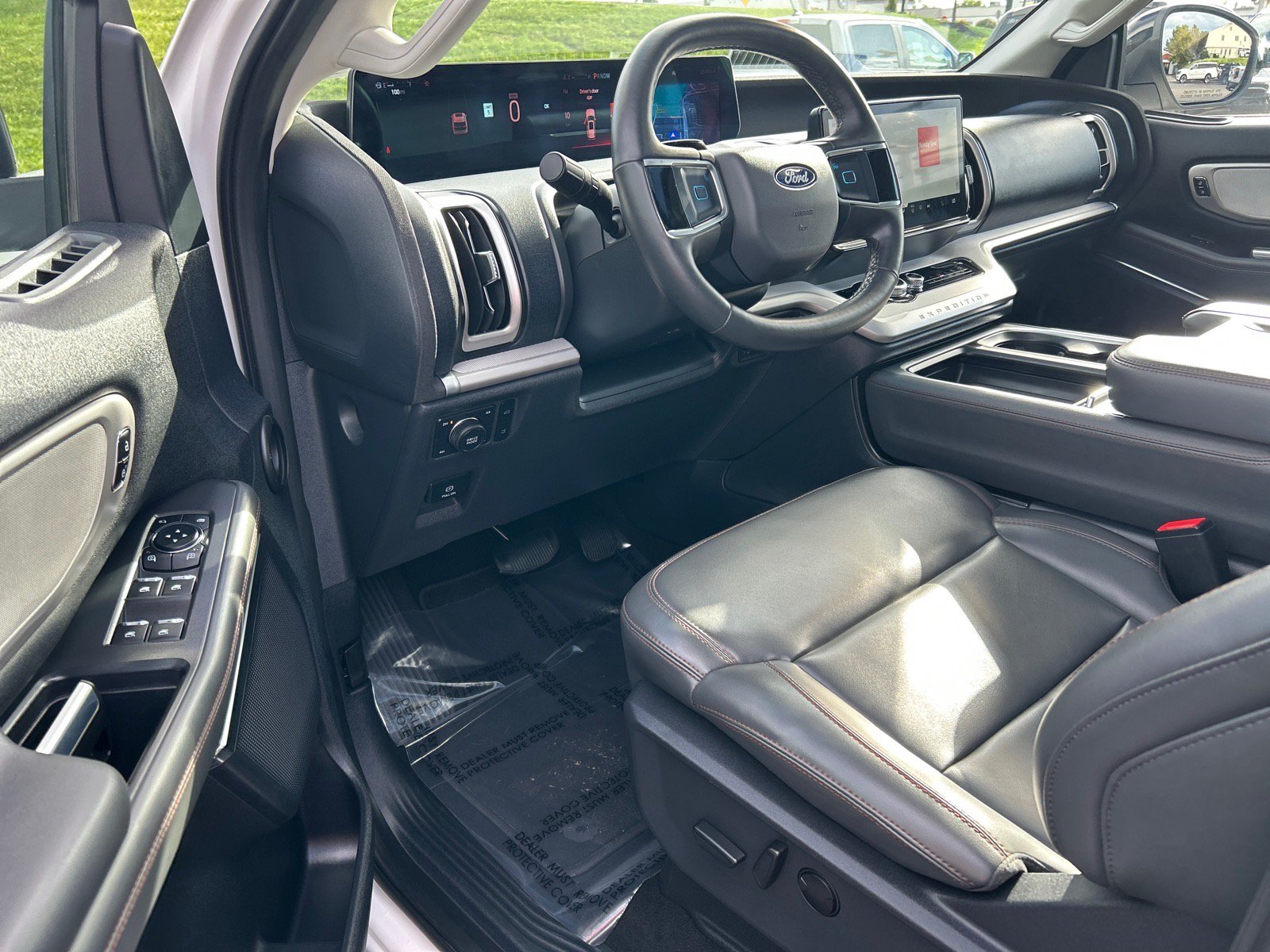 Certified 2025 Ford Expedition Active AWD/4WD image 6