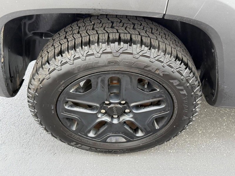 Used 2018 Jeep Renegade Trailhawk image 8