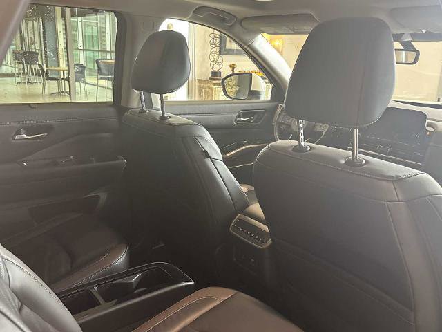 Used 2023 Nissan Pathfinder Platinum AWD/4WD image 26