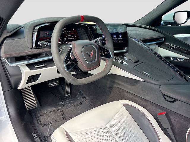 Used 2023 Chevrolet Corvette Stingray Premium Conv w/ Z51 Performance Package RWD image 10