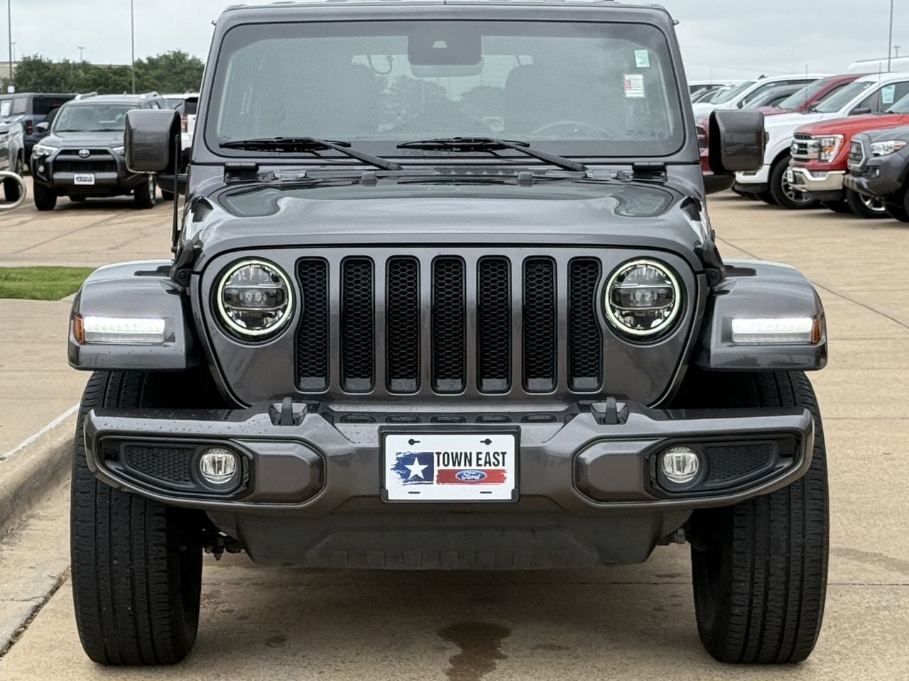 Used 2021 Jeep Wrangler Unlimited Sahara AWD/4WD image 7