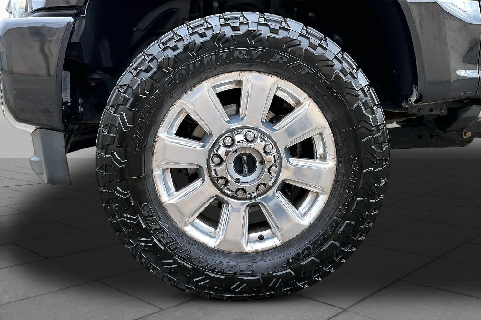 Certified 2019 Ford F350 Platinum w/ Platinum Ultimate Package AWD/4WD image 13