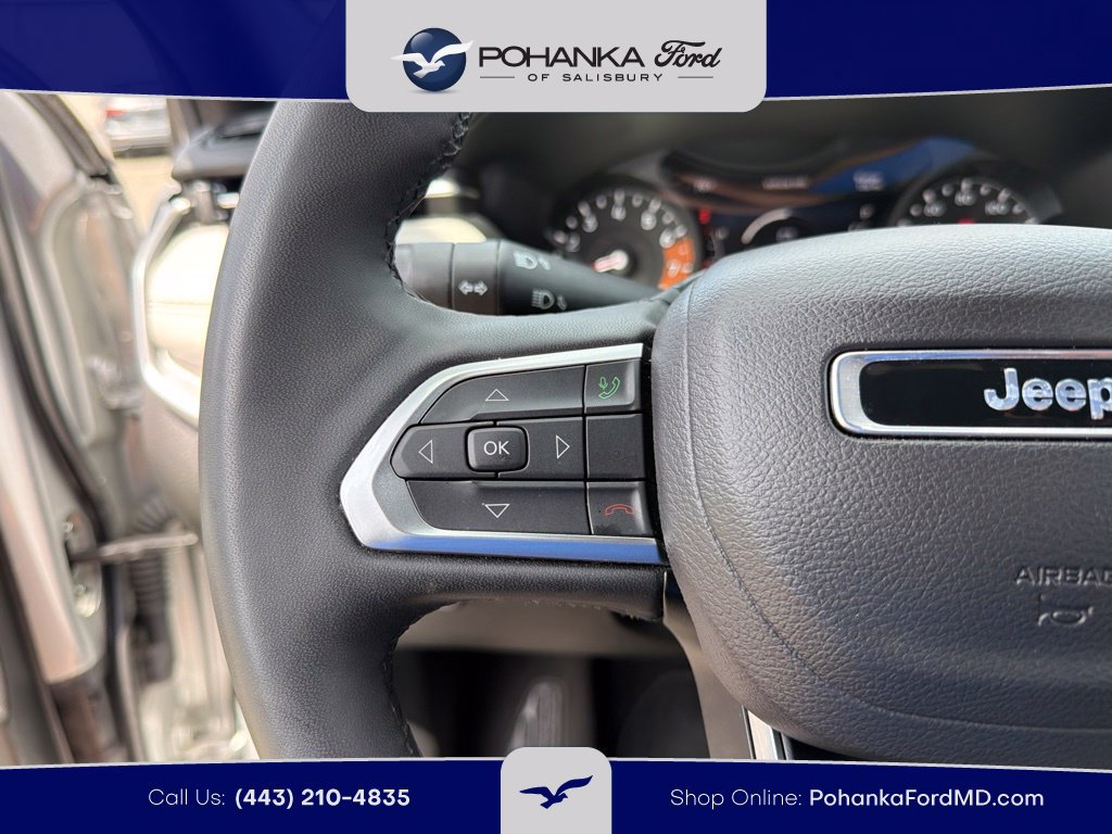 Used 2025 Jeep Compass Limited AWD/4WD image 16