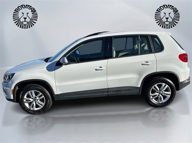 Used 2017 Volkswagen Tiguan S image 2