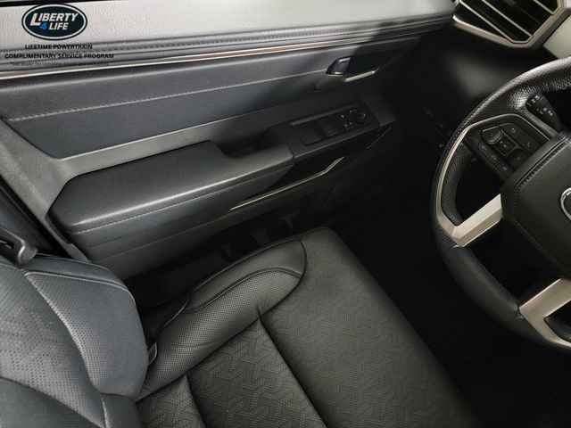Used 2025 Toyota Tundra Limited AWD/4WD image 30