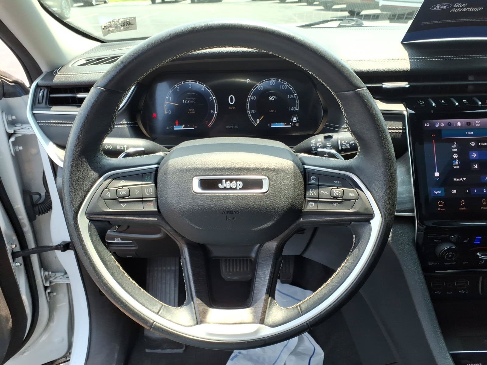 Used 2022 Jeep Grand Cherokee L Limited w/ Luxury Tech Group II AWD/4WD image 27
