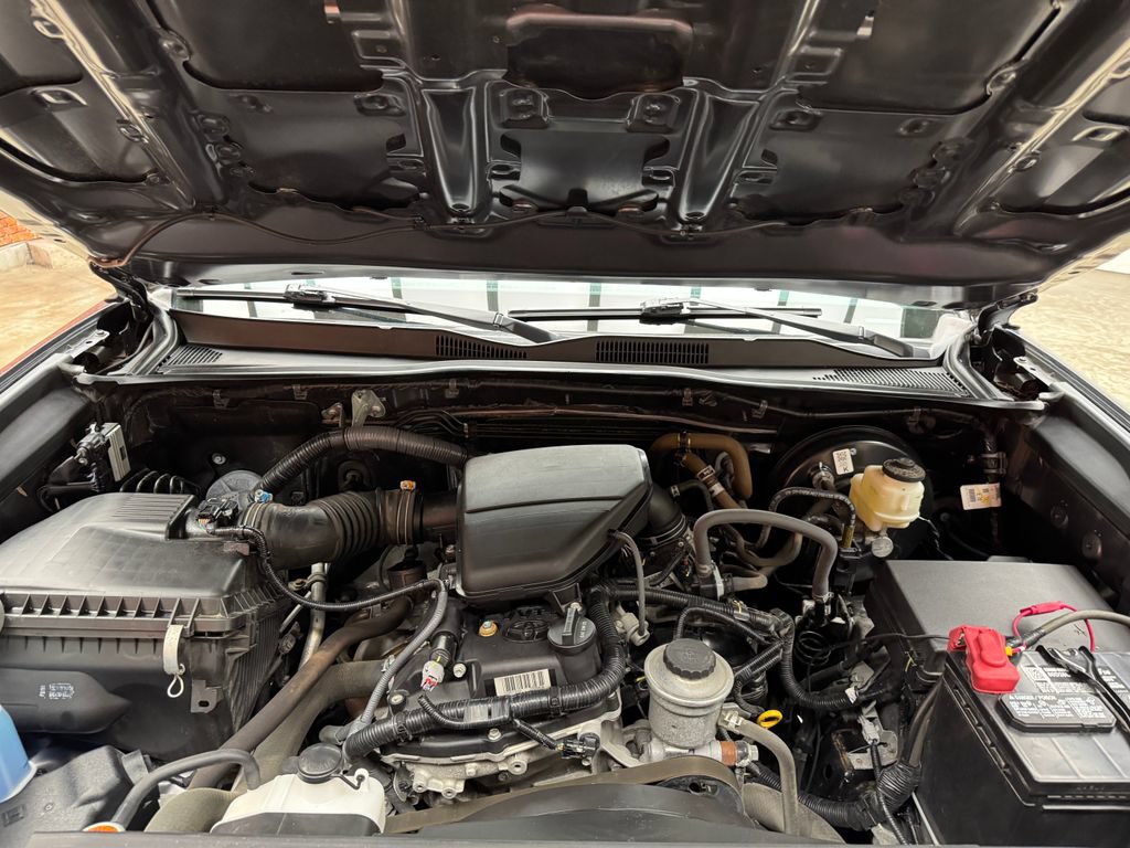 Used 2021 Toyota Tacoma SR AWD/4WD image 24